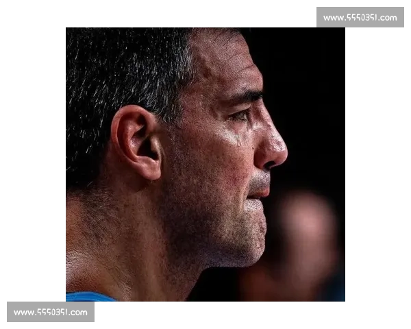 泪目!老将告别战,虽败犹荣,掌声献给赛场上的传奇! 泪目!老将告别战,虽败犹荣,掌声献给赛场上的传奇!